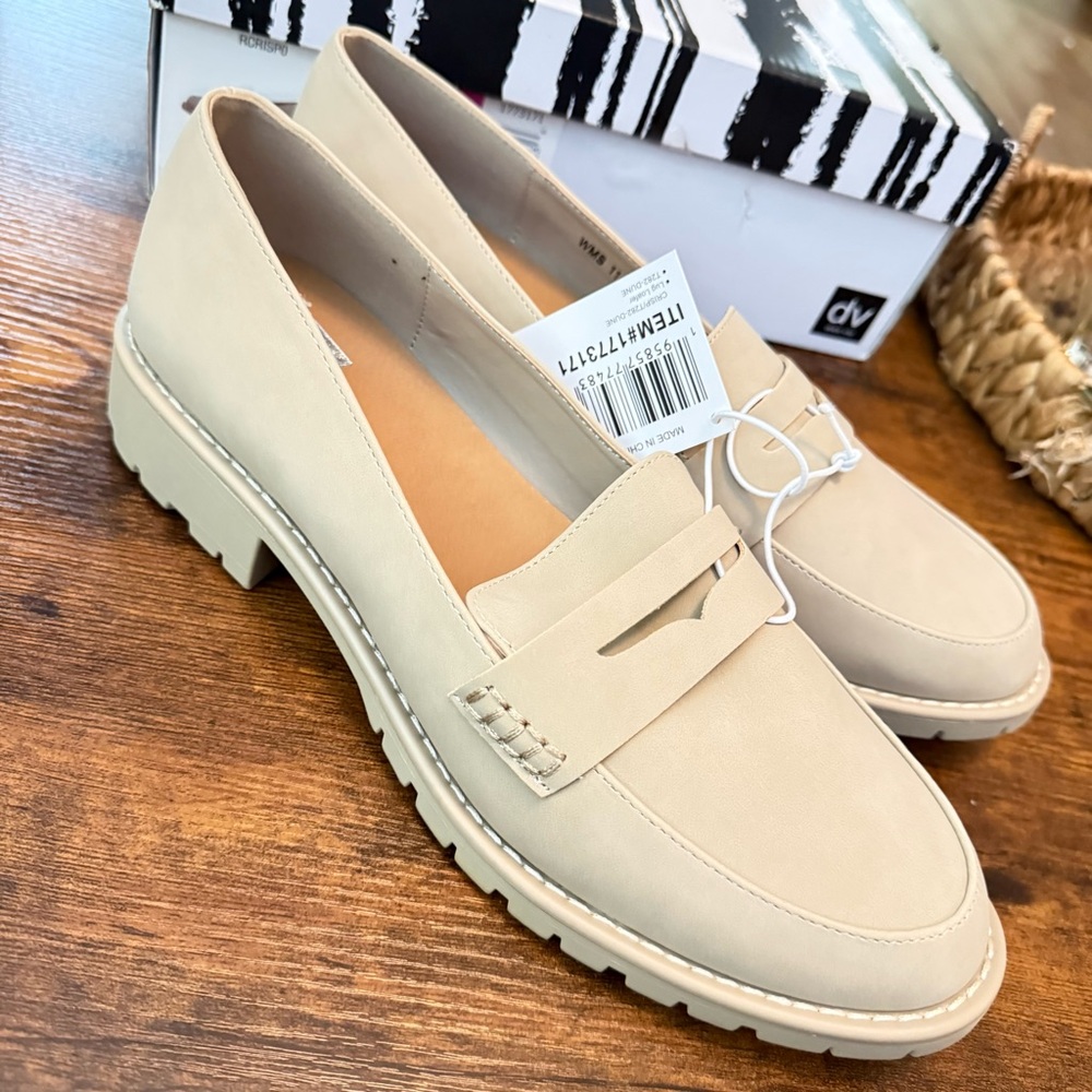 DV by Dolce Vita Women's Cream Loafers